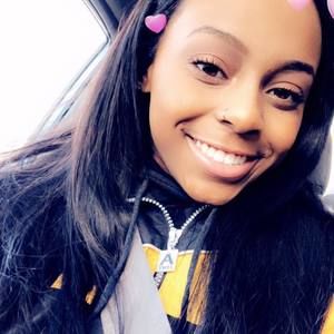 Meet your Posher, Alexis